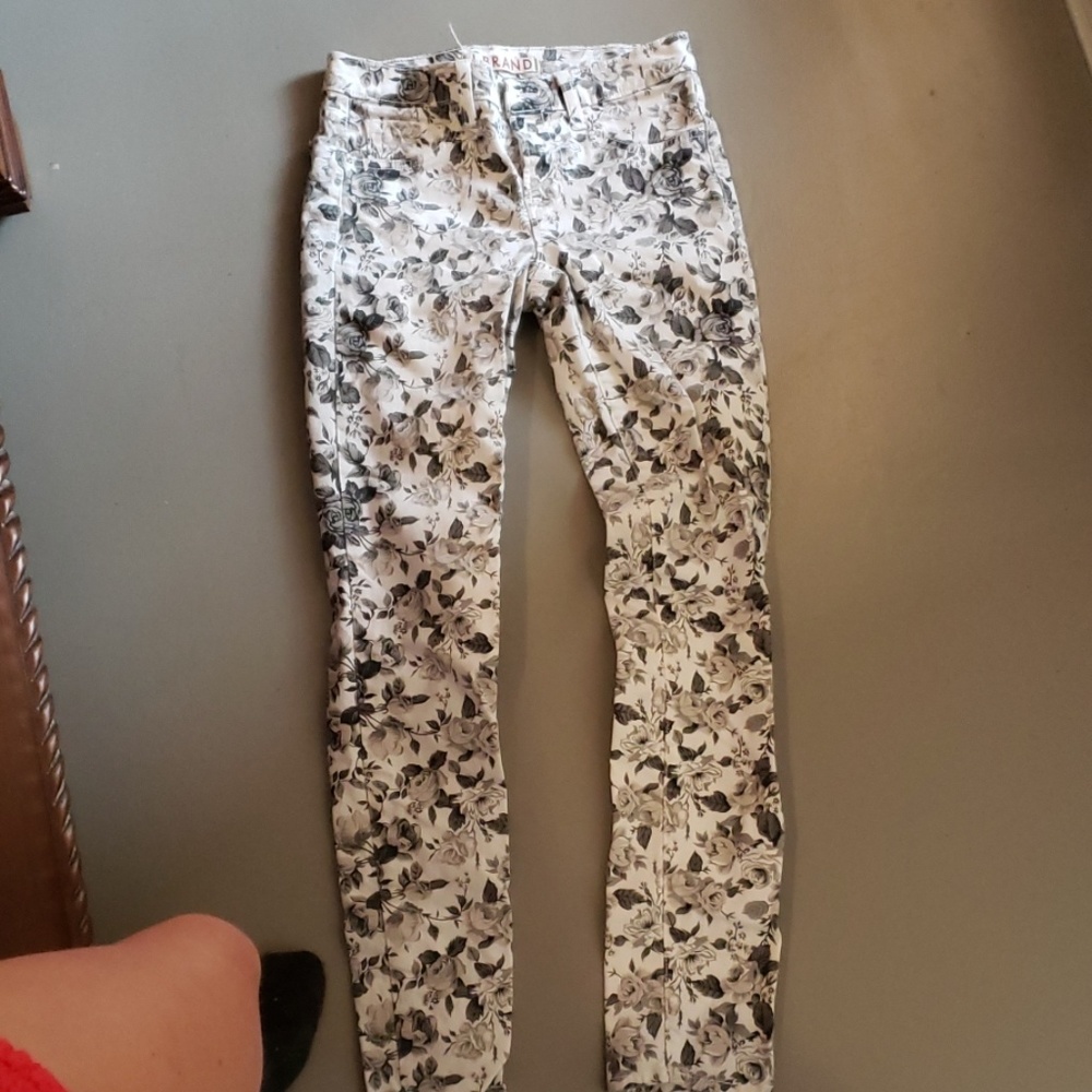 J brand size 25 skinny mid rise in soft floral